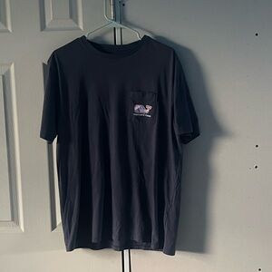 Men, vineyard vines, dark navy blue, T-shirt. Size Medium.